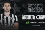 Botafogo oficializa a chegada do zagueiro Arthur Chaves para a temporada 2026