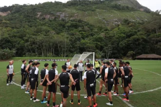 Botafogo projeta elenco de 2027 com foco em vigor físico e estatura
