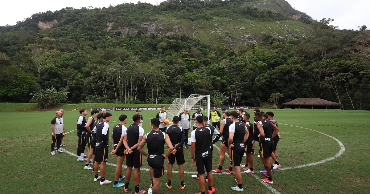 Botafogo projeta elenco de 2027 com foco em vigor físico e estatura