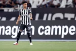 Botafogo projeta retornos de Alex Telles e Paulinho para enfrentar o Red Bull Bragantino