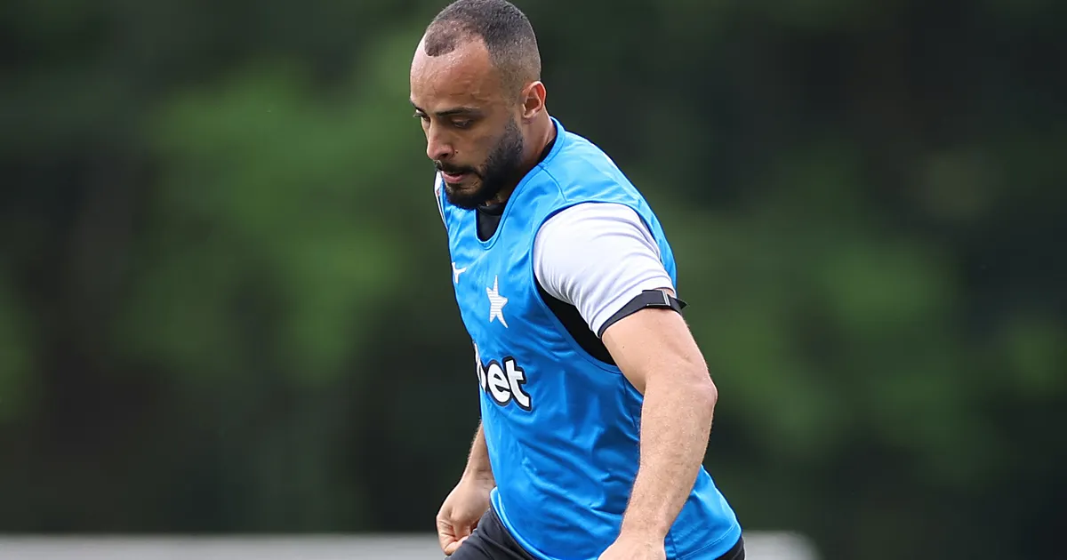 Botafogo recusa oferta inicial do Tigres pelo atacante Arthur Cabral