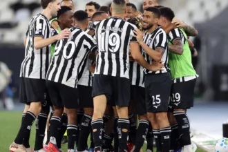 Botafogo vence Grêmio no Nilton Santos e respira aliviado no Brasileirão 2026