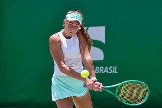 Brasileiras avançam na estreia do W15 de Belém com destaque para Reichel