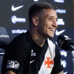 Bruno Duarte projeta estreia pelo Vasco em clássico decisivo contra o Fluminense