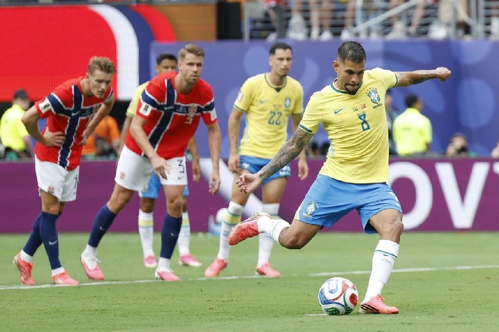 Bruno Guimarães retorna à seleção brasileira e recorda eliminação na Copa do Mundo