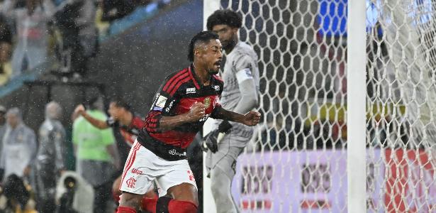 Bruno Henrique atinge marca histórica pelo Flamengo e exalta parceria com Joaquín Freitas