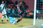 Cacá lamenta eliminação do Vitória na Copa do Brasil após derrota para o Vasco