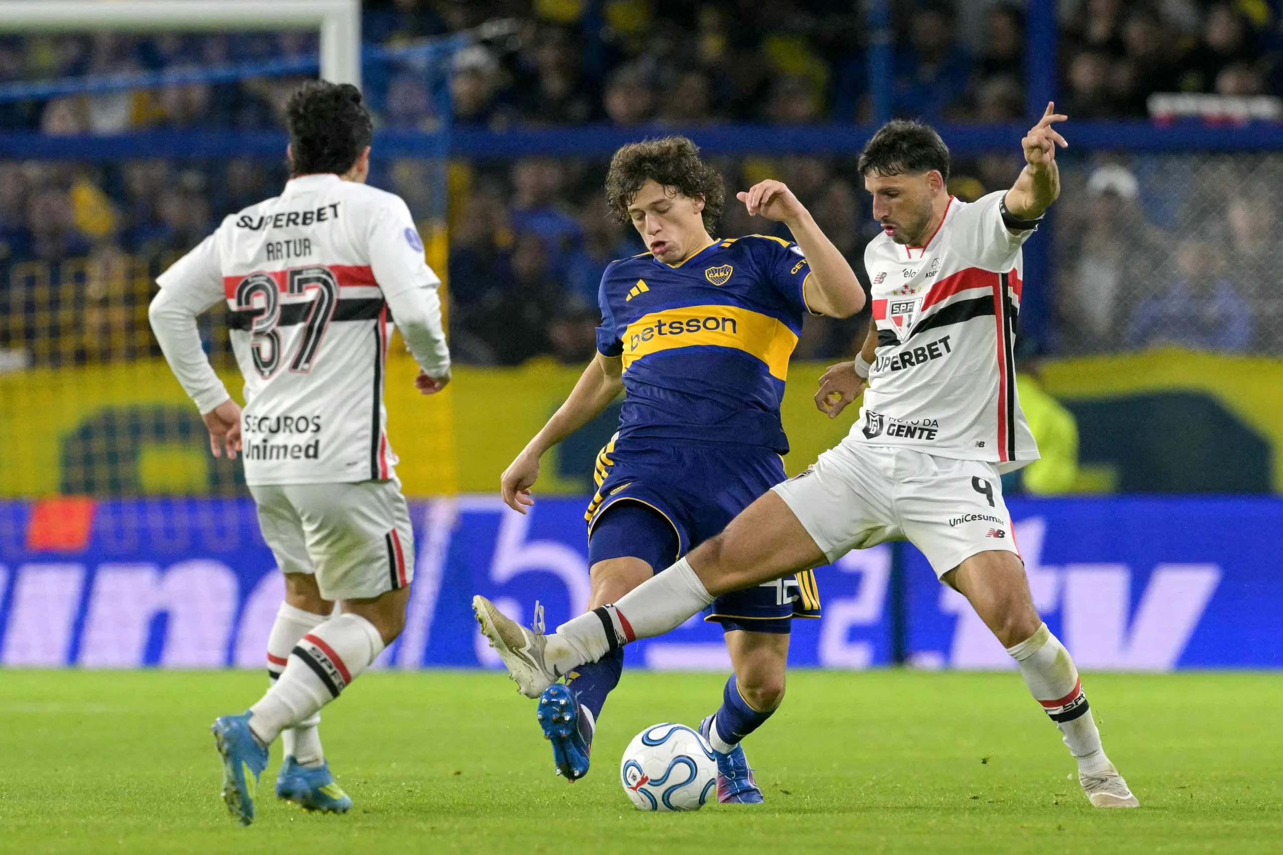 Calleri projeta virada do São Paulo na Sul-americana após revés na Argentina