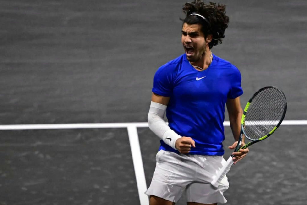 Carlos Alcaraz supera Taylor Fritz em duelo dramático na Laver Cup