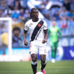 Carlos Cuesta desfalca o Vasco contra o Coritiba devido a lesão no quadril