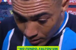 Carlos Vinícius, do Grêmio, avalia que 'faltou um pouco de tudo' após revés de virada