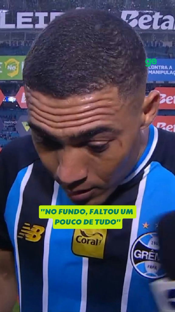 Carlos Vinícius, do Grêmio, avalia que 'faltou um pouco de tudo' após revés de virada