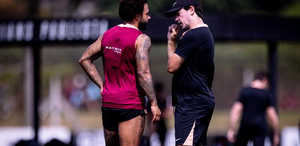 Casagrande aponta racha no elenco do Corinthians devido a tratamento de Memphis