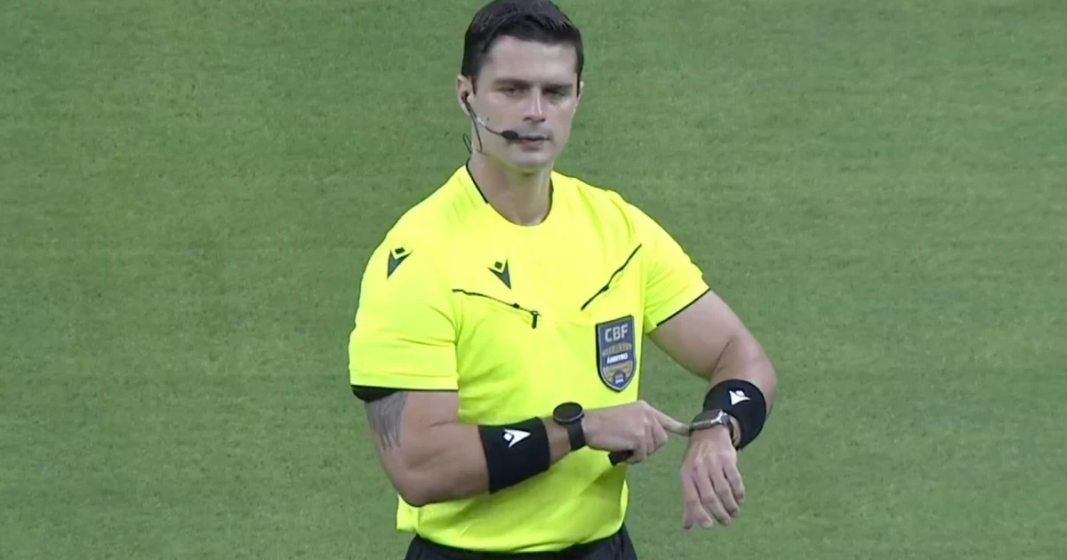 CBF define arbitragem para o confronto entre Botafogo e Red Bull Bragantino