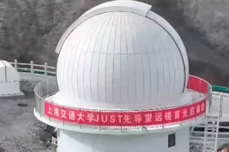 China inaugura telescópio de alta velocidade para monitorar eventos cósmicos rápidos