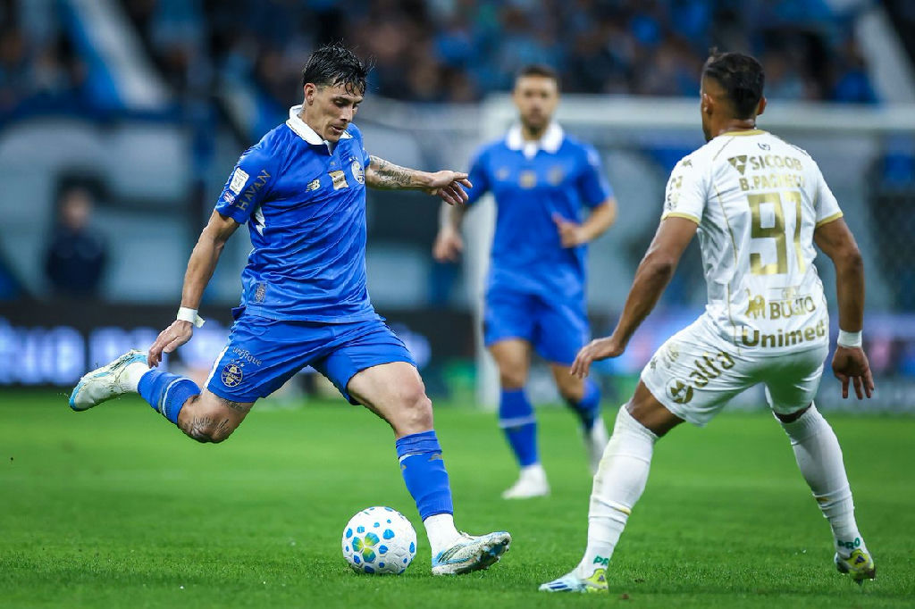 Christian Pavón desfalca o Grêmio em confronto decisivo contra o Vasco