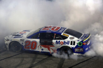 Christopher Bell supera Kyle Larson e conquista vitória na Southern 500