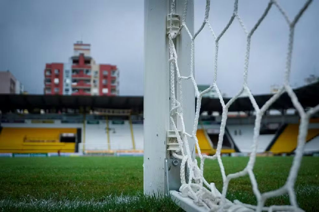 Chuva intensa força adiamento de Criciúma e Operário na Série B