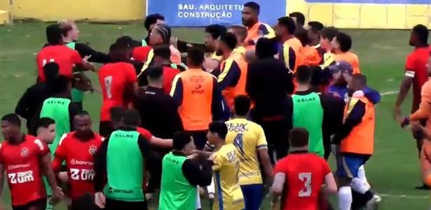 Clássico Bra-pel é suspenso após episódios de violência e uso de rojões