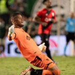 Clima tenso no Atlético-go após clássico com bate-boca público entre Paulo Vítor e Adson Batista