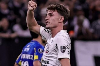 Corinthians coloca Breno Bidon no mercado após valorização com convocação
