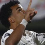 Corinthians empata com Estudiantes na Argentina e decide vaga em Itaquera