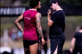 Corinthians enfrenta dilema tático no ataque antes de confronto crucial