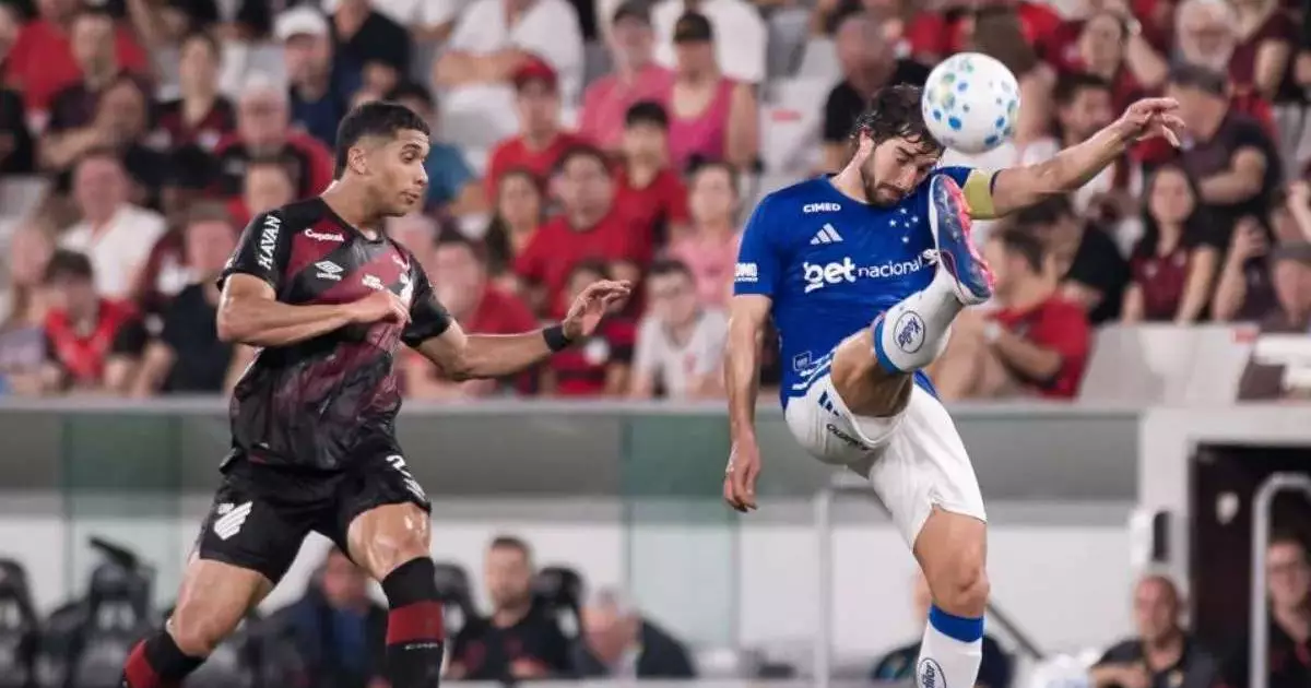 Cruzeiro lança promoção de ingressos para duelo decisivo contra o Athletico-pr no Mineirão