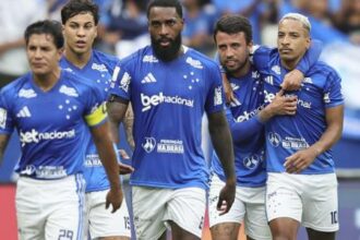 Cruzeiro supera o Athletico-pr em duelo intenso no Mineirão