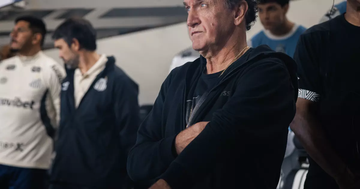 Cuca mantém cautela após vitória do Santos contra o Atlético-mg na Sul-americana