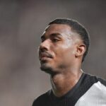 Cuiabano atrai interesse de clubes sauditas, mas prioriza permanência no Vasco
