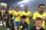 Danilo, do Botafogo, mantém titularidade e tem atuação sólida em empate da Seleção
