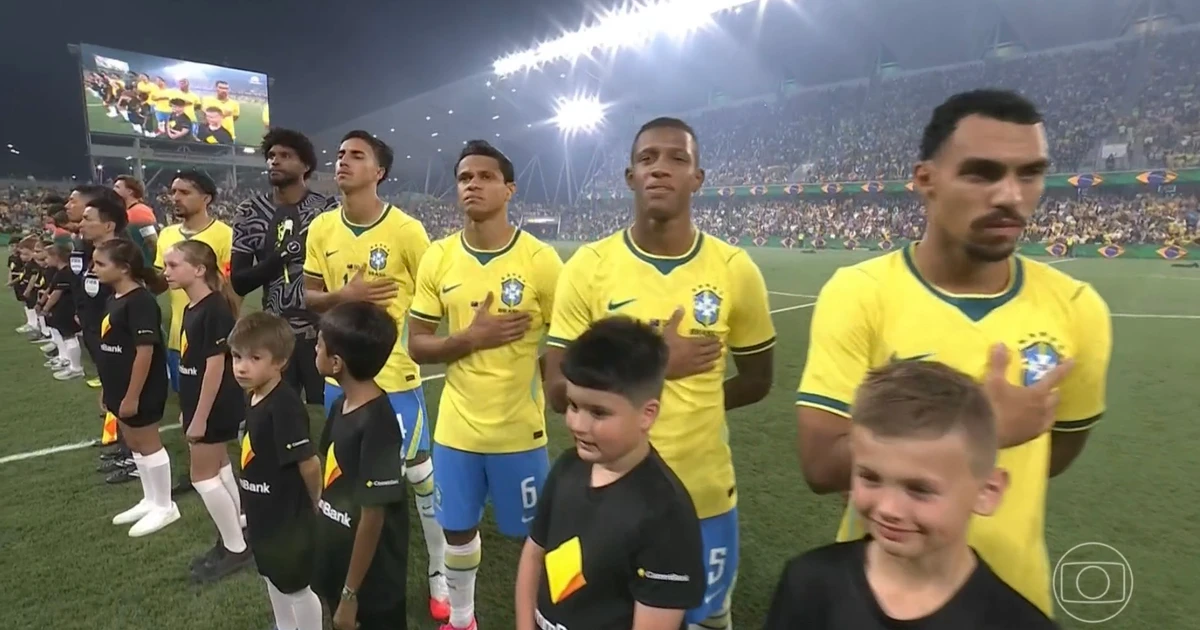 Danilo, do Botafogo, mantém titularidade e tem atuação sólida em empate da Seleção