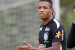 Danilo reflete sobre a Copa do Mundo e a busca por mais minutos em campo