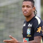 Danilo reflete sobre a Copa do Mundo e a busca por mais minutos em campo