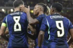 Danilo se destaca em vitória da Seleção Brasileira com nova função tática