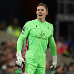 Dean Henderson firma compromisso de longo prazo com o Crystal Palace