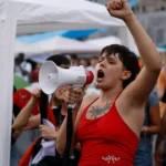 Despejo de idosa de 87 anos em Madri acende debate e gera protestos massivos por moradia