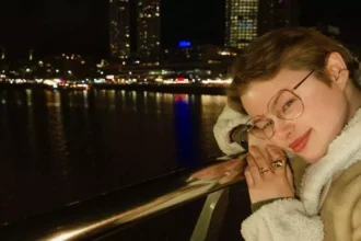 Diagnóstico de doença rara – match no Tinder encerra busca de 30 anos