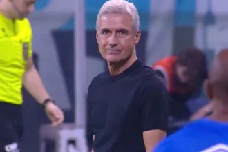 Diretoria do Botafogo veta volta de Luís Castro após saída do treinador do comando do Grêmio