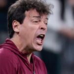 Diretoria do Corinthians aponta dificuldade de Diniz em mobilizar elenco no Brasileirão