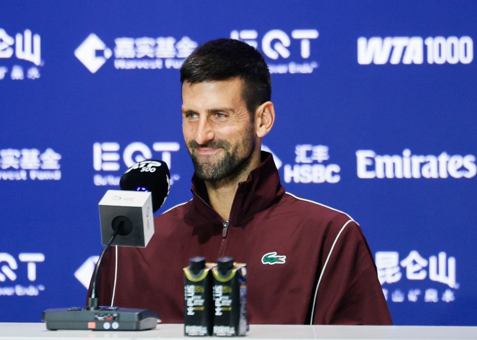 Djokovic mantém invencibilidade em Pequim e anota sua 30ª vitória