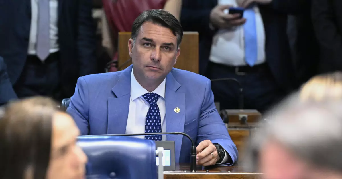 Documentos revelam gastos de ex-sócio com Flávio Bolsonaro e suposto lobby no STF