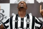 Domingos Andrade busca espaço no Botafogo sob o comando de Tite