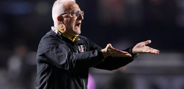 Dorival Júnior aponta falta de regularidade do São Paulo no Campeonato Brasileiro