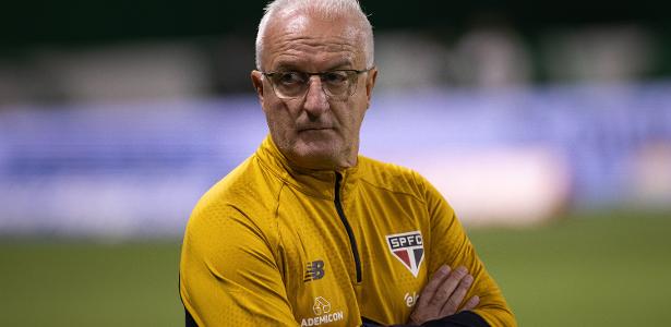Dorival Júnior assume responsabilidade por escalação reserva no clássico