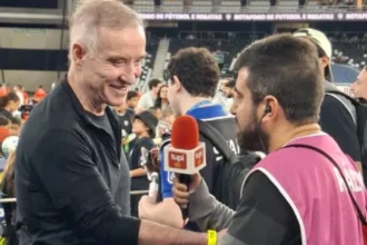 Eike Batista marca presença no Nilton Santos e elogia gestão do Botafogo