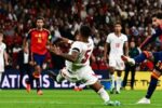 Espanha impõe ritmo e supera Inglaterra em duelo eletrizante no estádio de Wembley