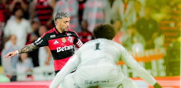 Estratégia de Diniz diante do Flamengo reflete desafio tático do futebol atual