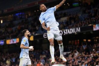 Estreia de Allan no Manchester City é marcada por brilho de jovem promessa